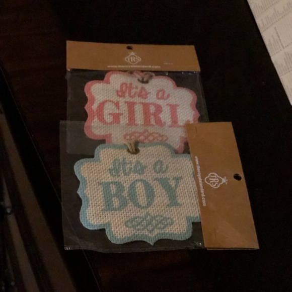 Royal Standard It’s a Girl / Boy  Hang Tag Decor - Picture 3 of 3
